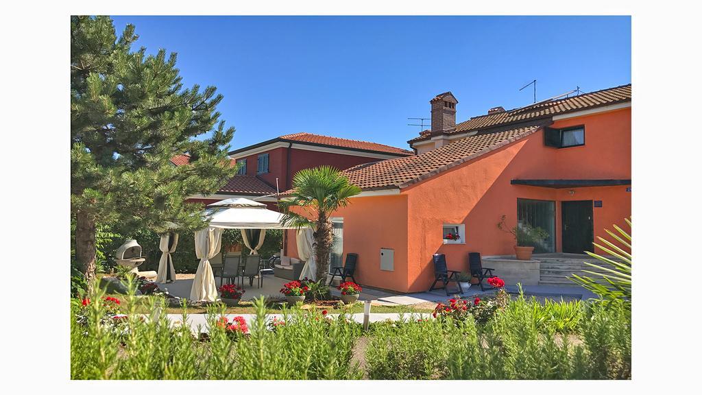 Apartments Gvarda Umag Bagian luar foto