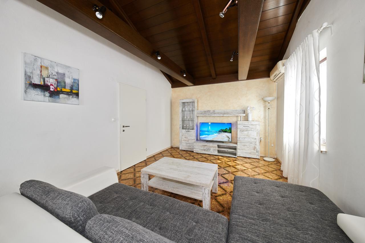 Apartments Gvarda Umag Bagian luar foto