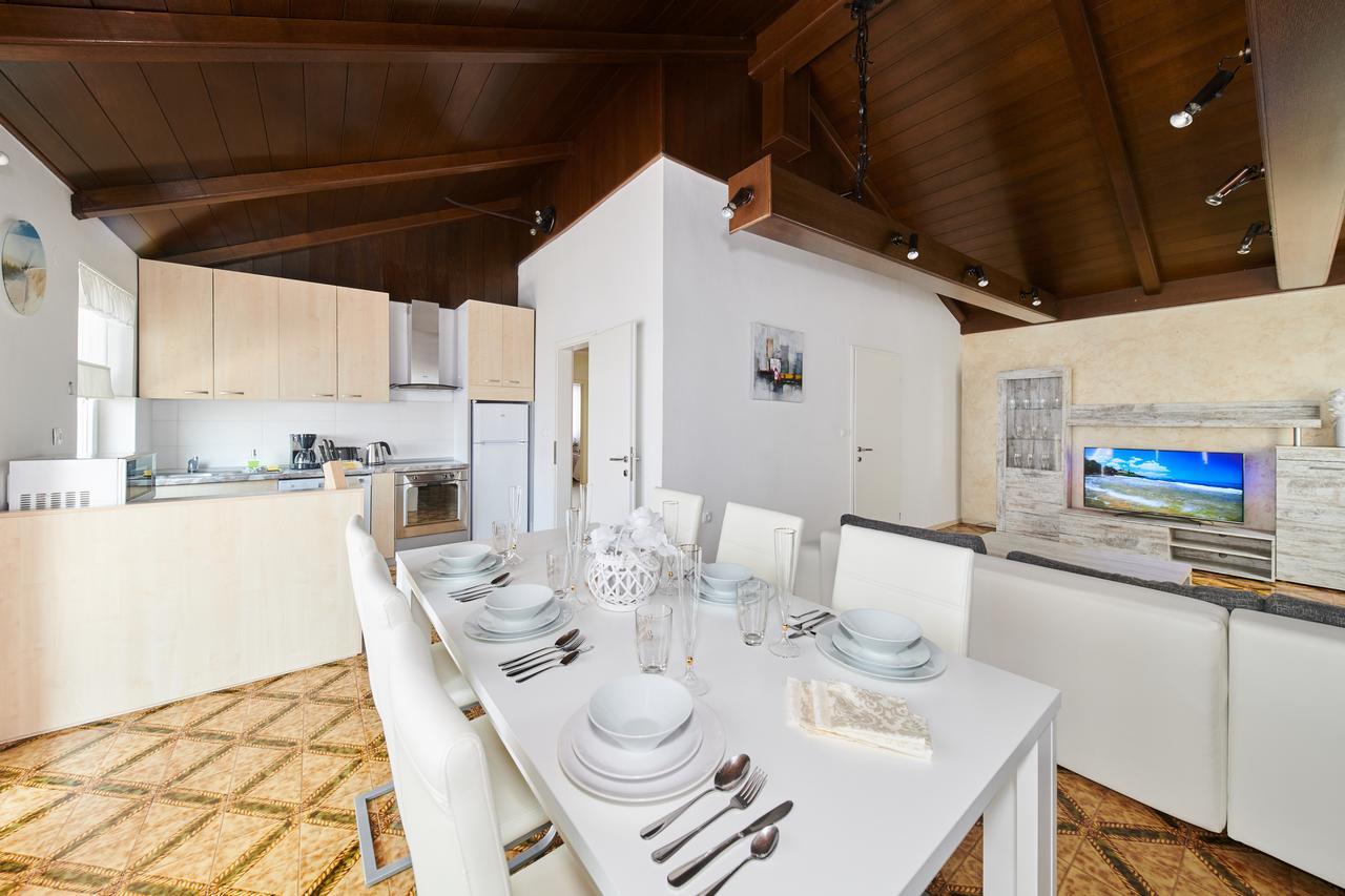 Apartments Gvarda Umag Bagian luar foto