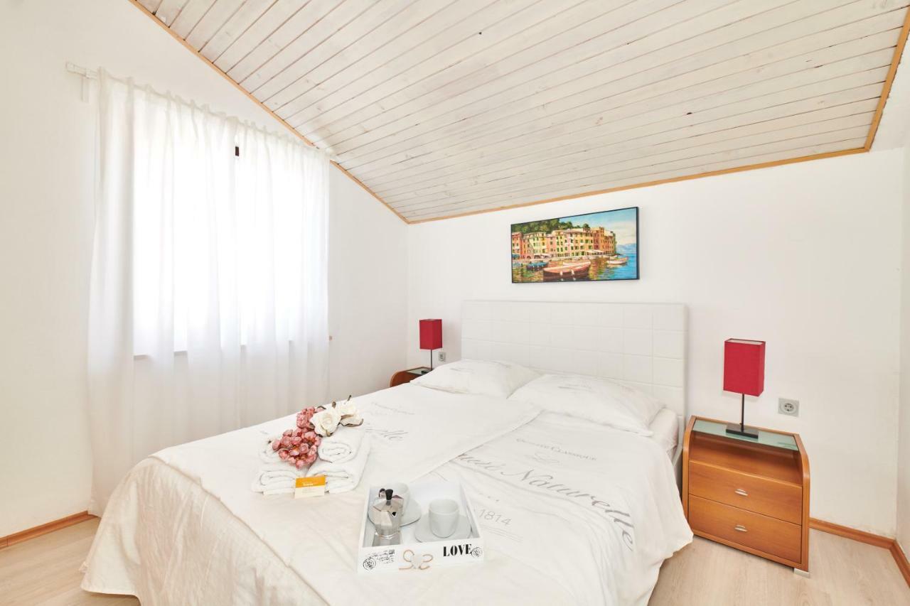 Apartments Gvarda Umag Bagian luar foto